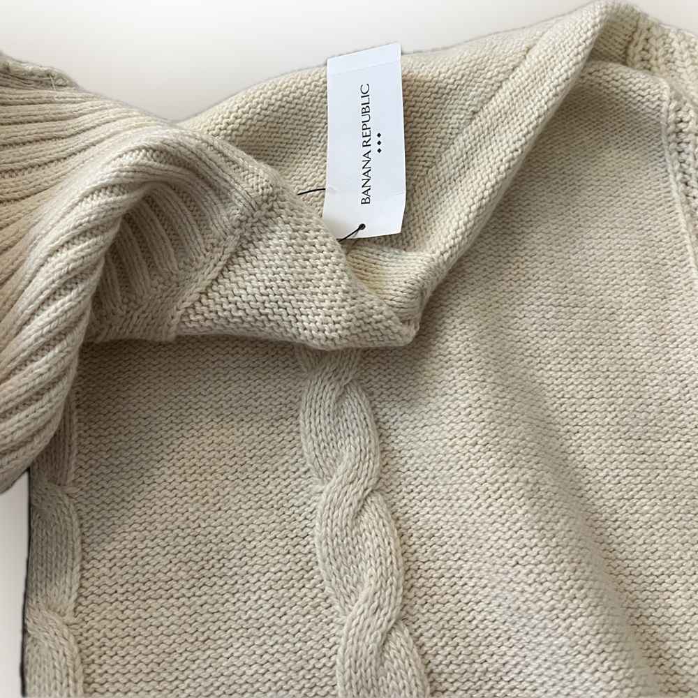Banana Republic Cream Cowl Neck Sweater L/XL - NWT - Picture 2 of 5